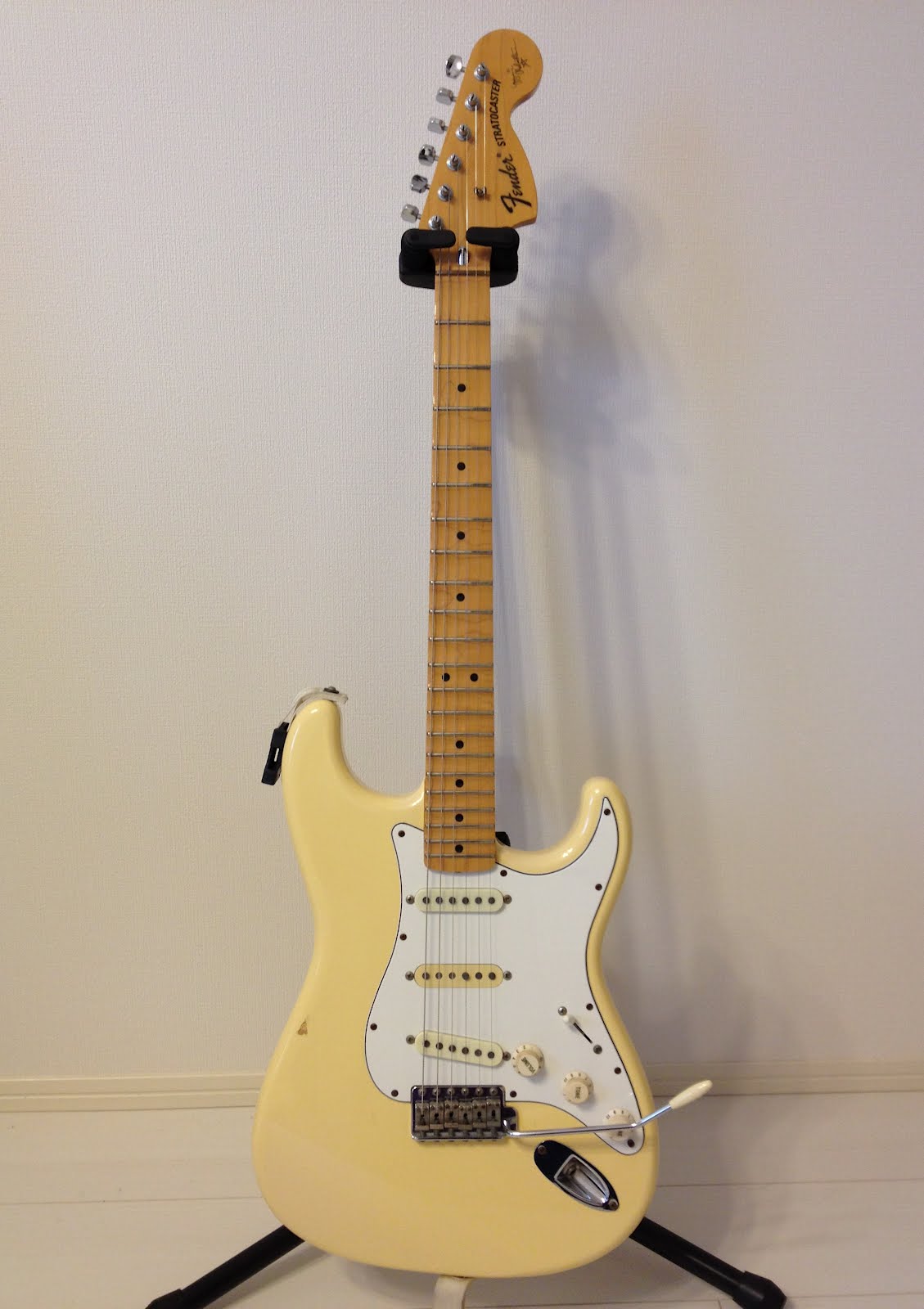 Days of Guitar: Fender Yngwie Signature Model 比較